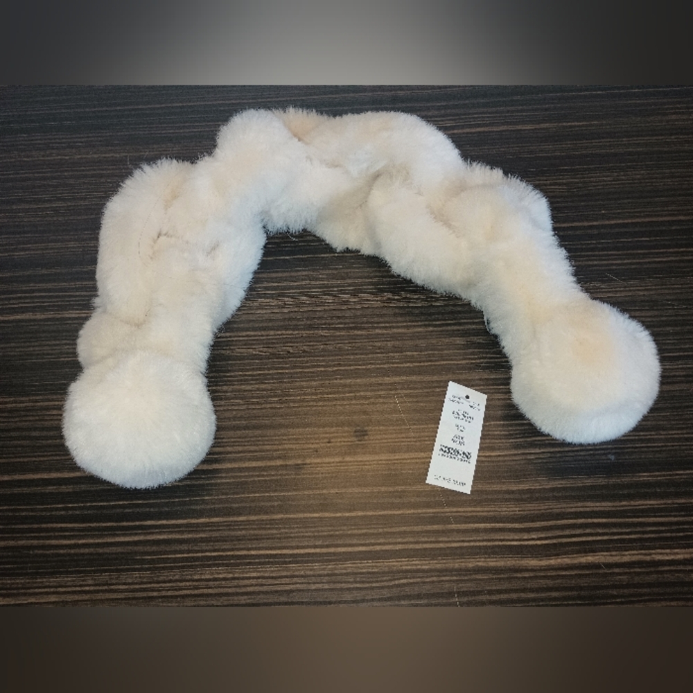 White House Black Market Ecru White Faux Fur Link Ball Scarf ~ One Size ~ NWT - Picture 2 of 7